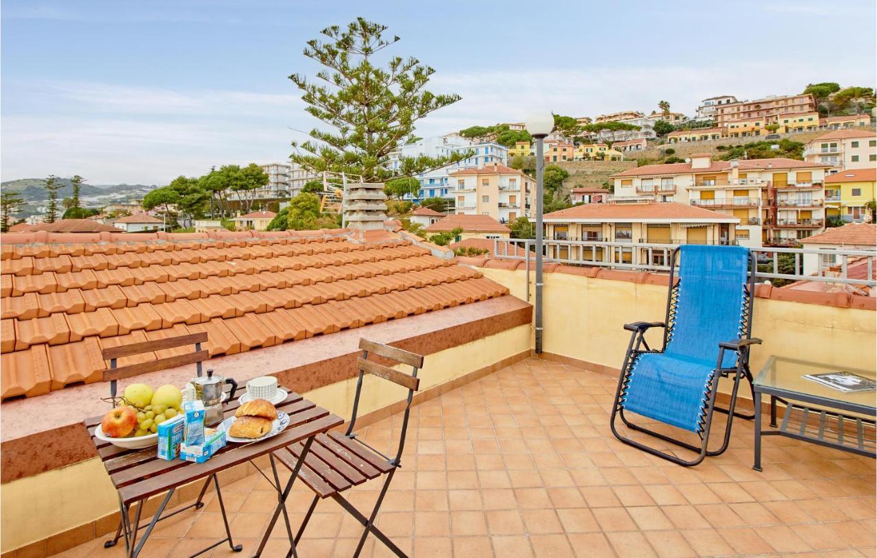 Casa Delle Rondini Apartment Santo Stefano al Mare Luaran gambar