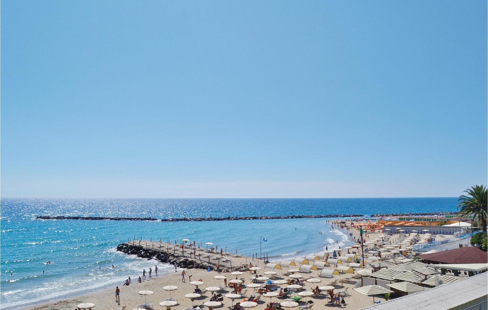 Casa Delle Rondini Apartment Santo Stefano al Mare Luaran gambar